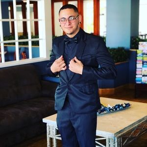 Meet your Posher, Christopher